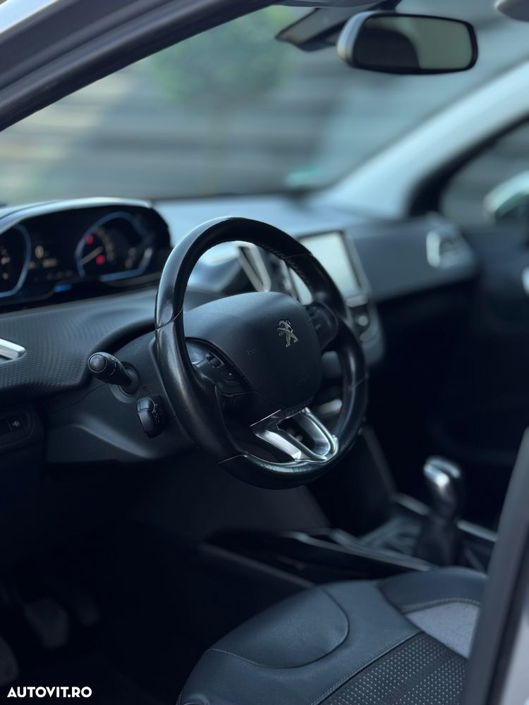 Peugeot 2008 PureTech 82 Allure - 8