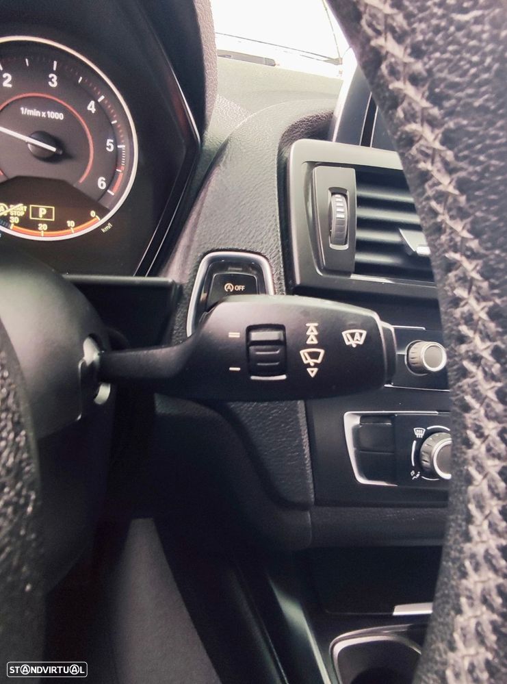 BMW 118 dA Line Sport — fotografia 20