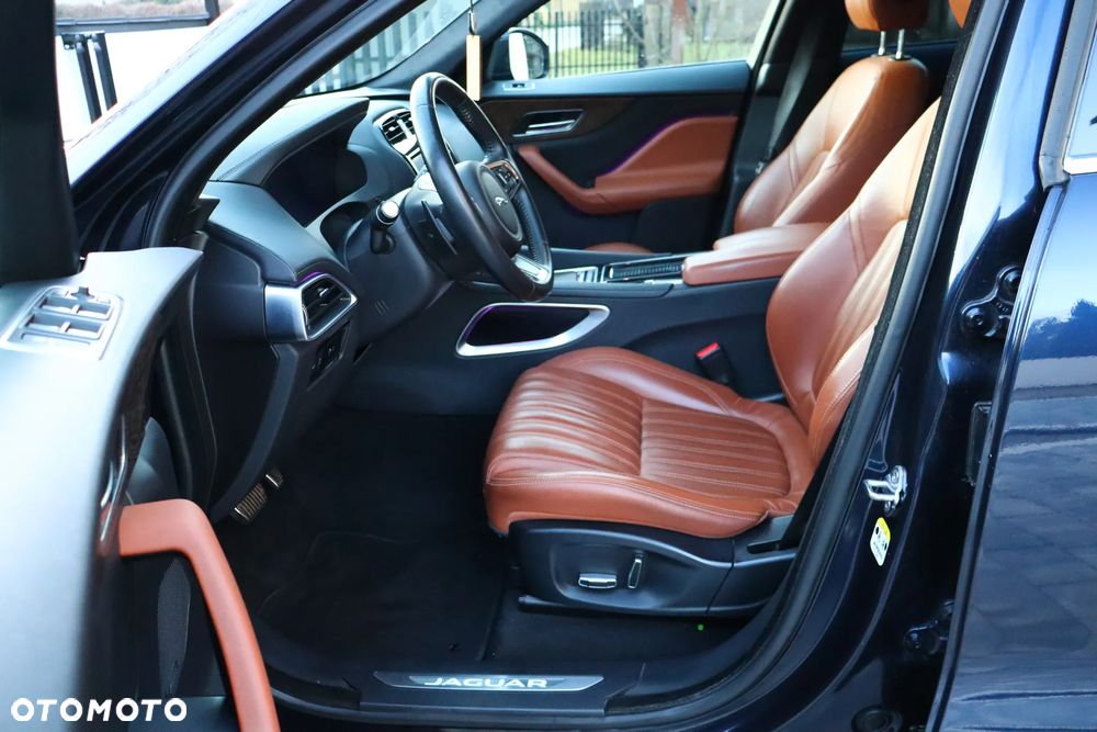 Jaguar F-Pace P250 AWD - 14