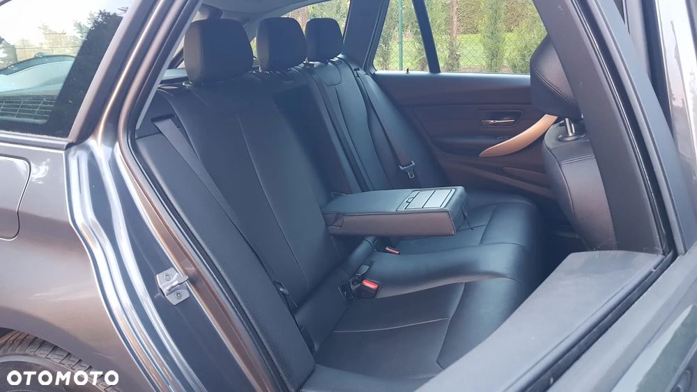 BMW Seria 3 - 34