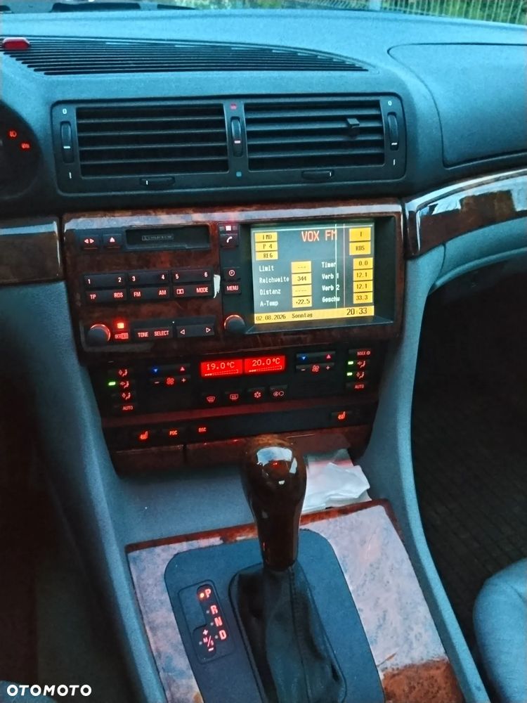 BMW Seria 7 728i L - 15