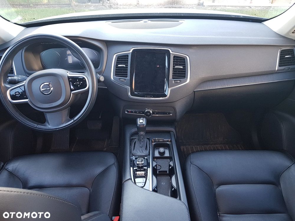 Volvo XC 90 T5 AWD Geartronic Momentum - 2