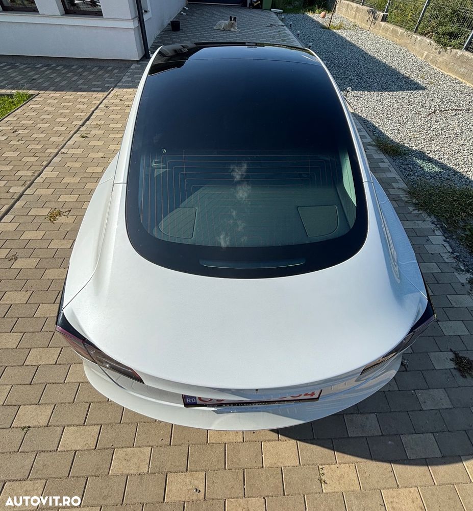 Tesla Model 3 - 7