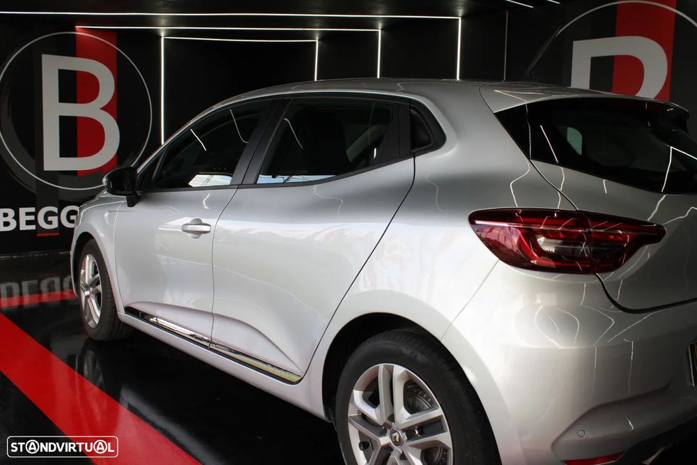 Renault Clio - 19