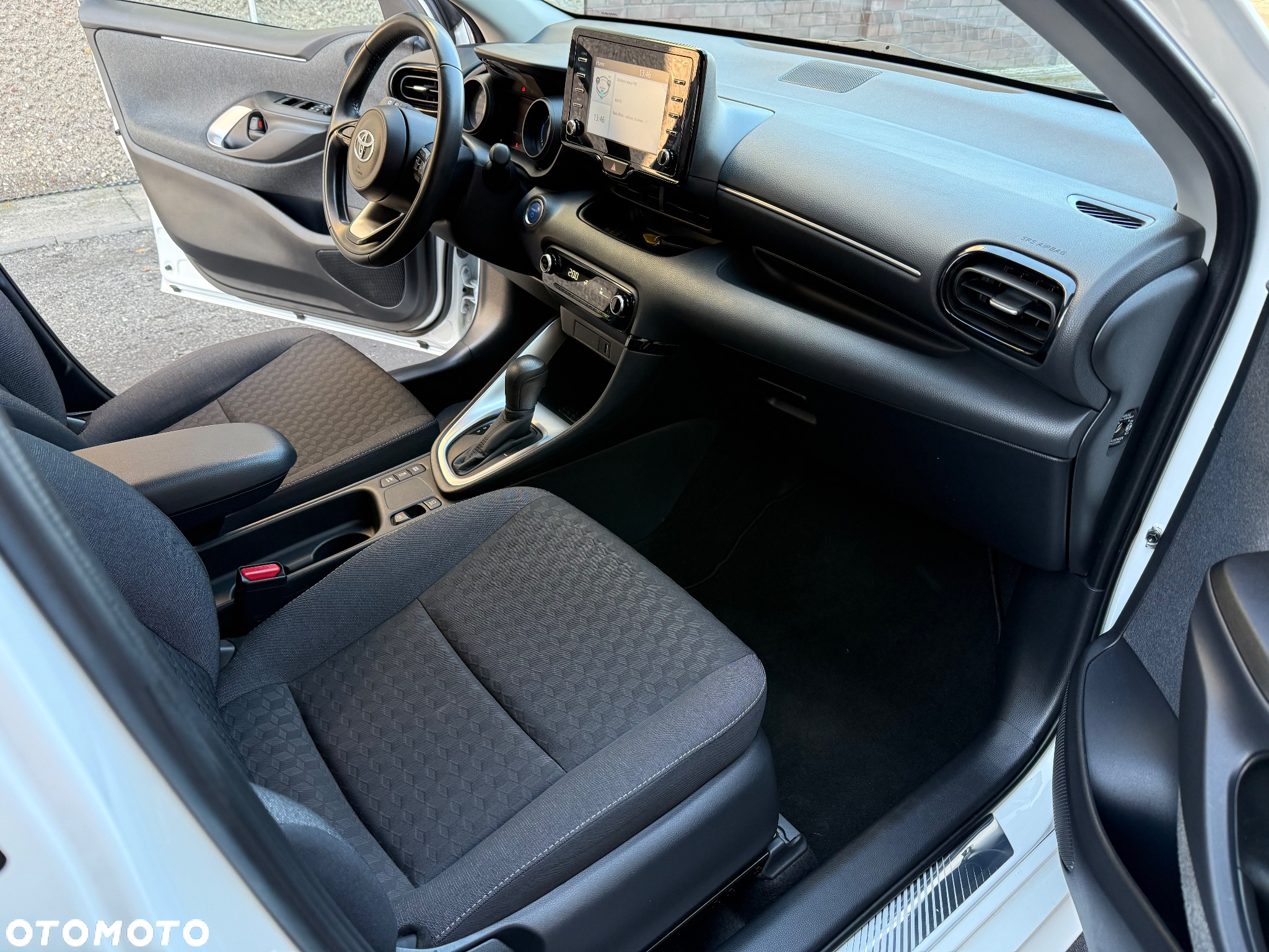 Toyota Yaris Hybrid 116 1.5 VVT-i Comfort - 7