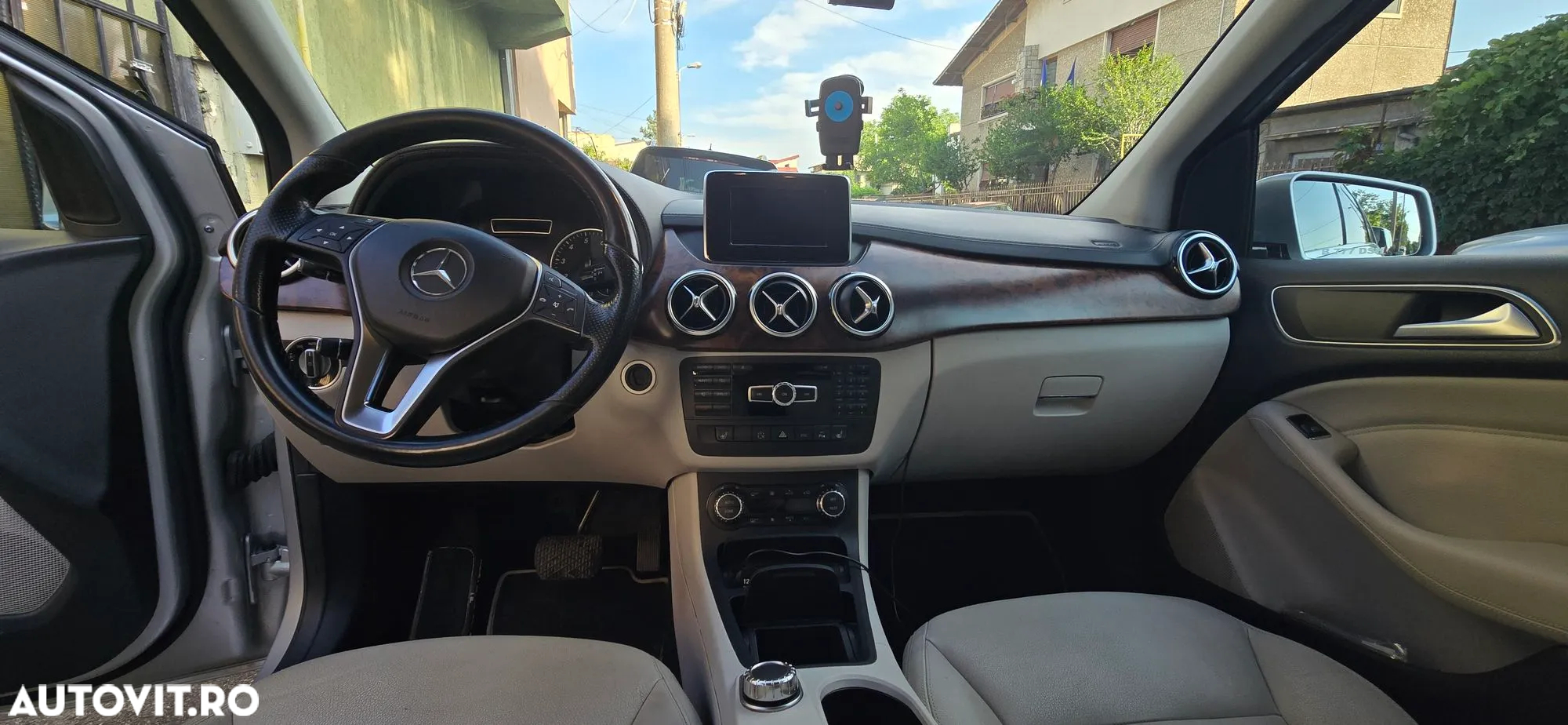 Mercedes-Benz B - 17