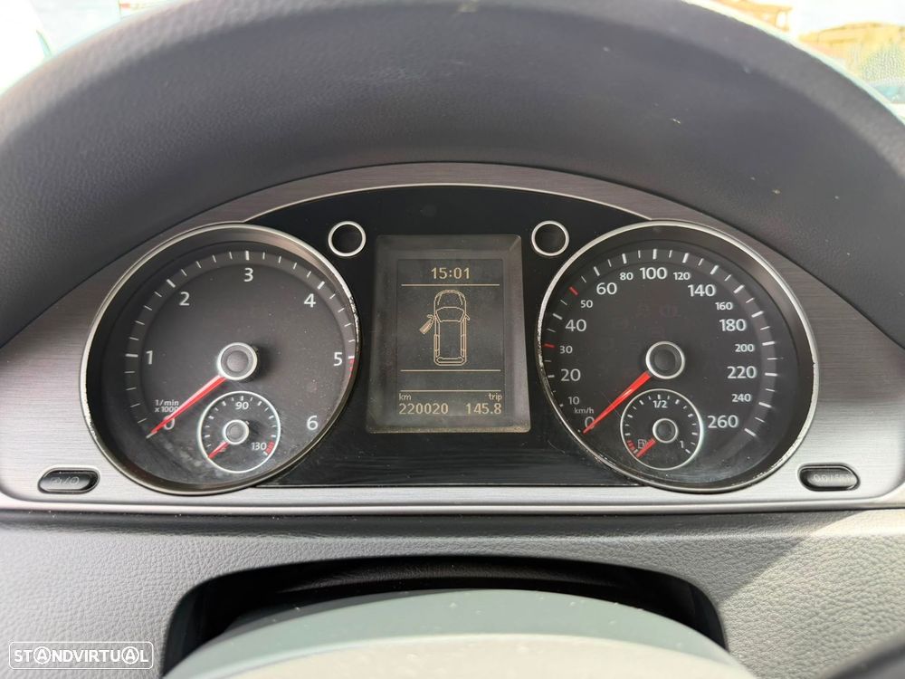 VW Passat Variant 1.6 TDI BlueMotion Comfortline - 14