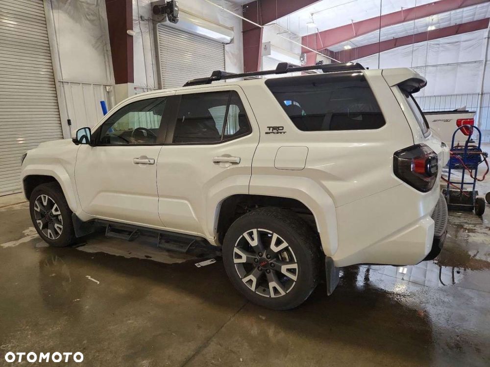 Toyota 4Runner 2025 photo 3