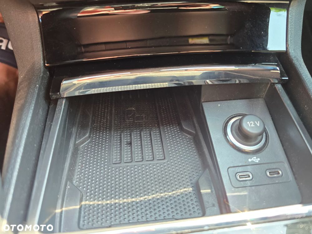 Skoda Karoq 2.0 TSI 4x4 DSG Sportline - 30