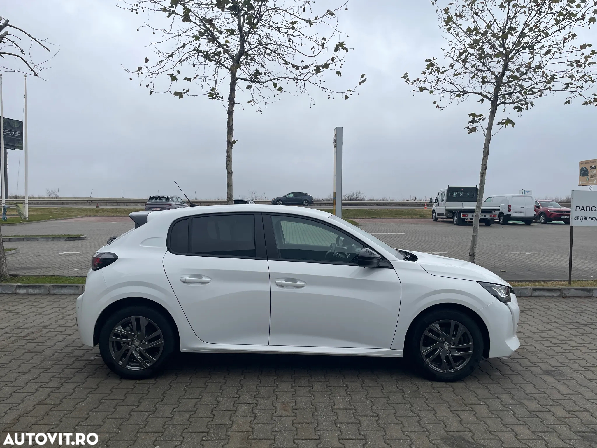 Peugeot 208 1.2 L PureTech STT EAT8 Active Pack - 8