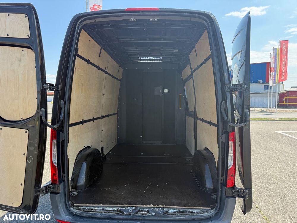 Mercedes-Benz Sprinter - 18