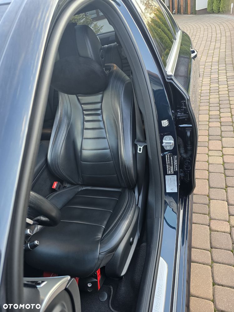 Mercedes-Benz Klasa E 220 d 4-Matic 9G-TRONIC - 32