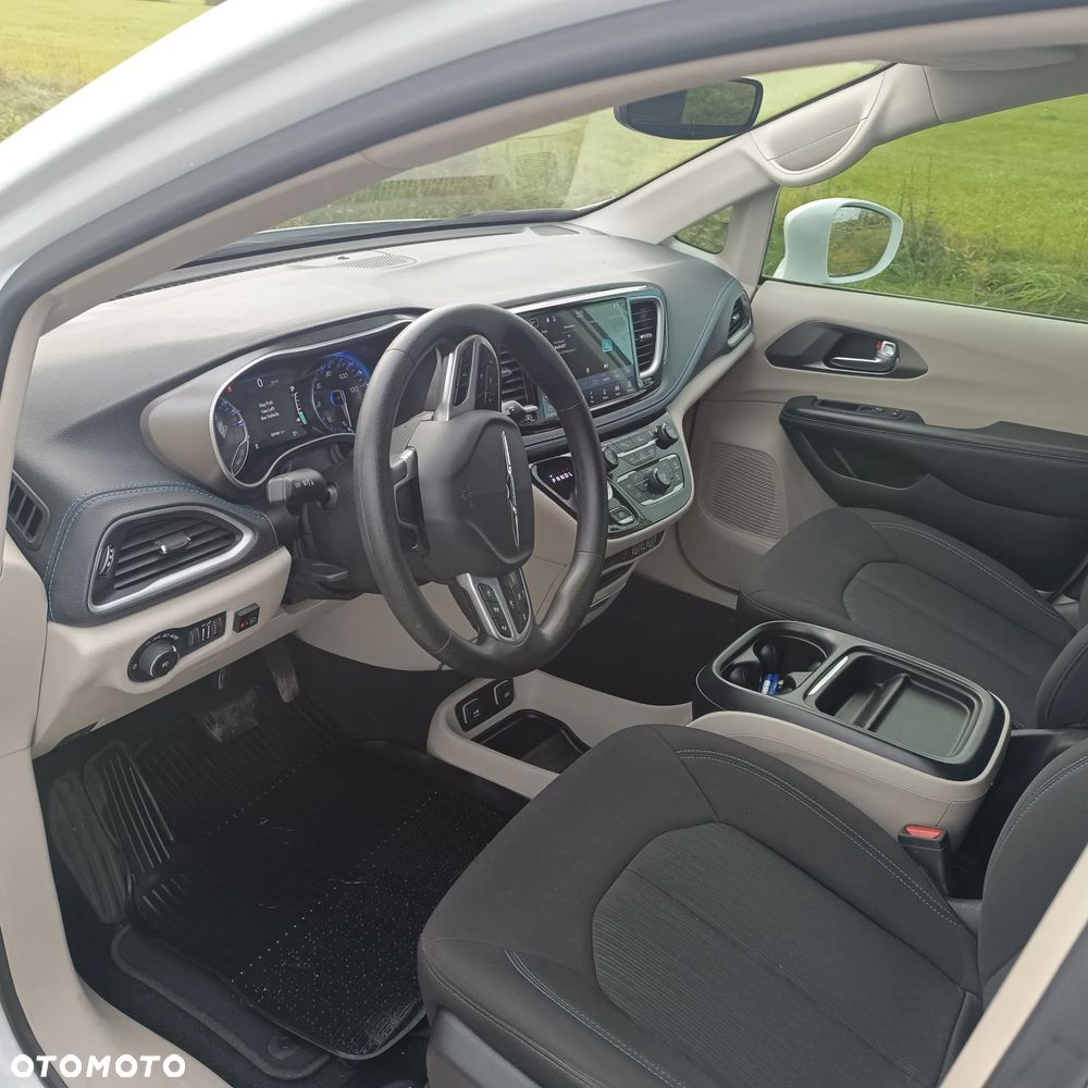 Chrysler Pacifica - 14