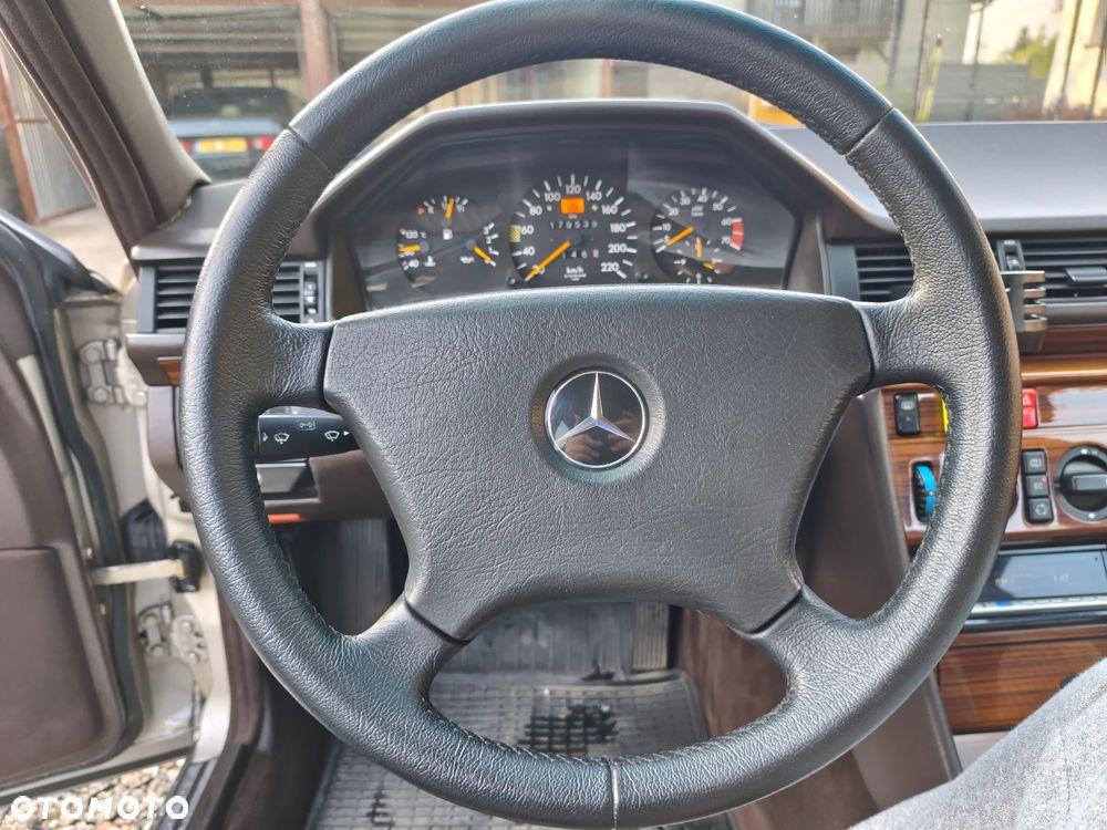 Mercedes-Benz W124 (1984-1993) - 11