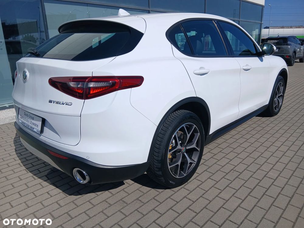 Alfa Romeo Stelvio 2.0 Turbo Executive Q4 - 9