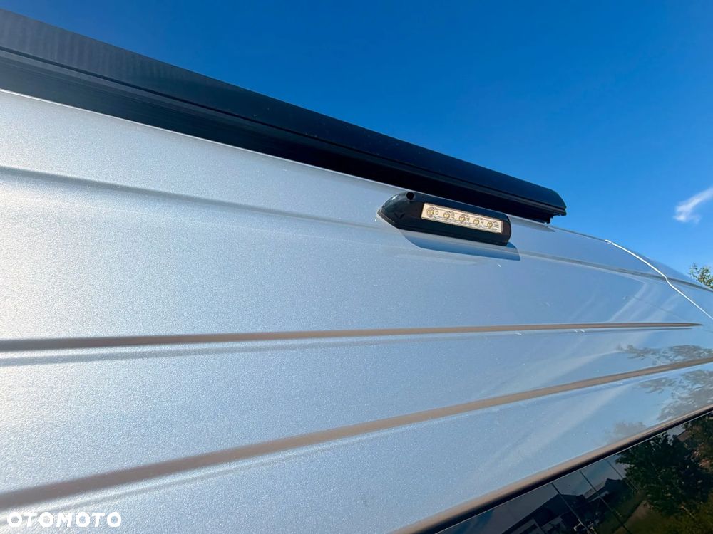 Mercedes-Benz Sprinter - 16