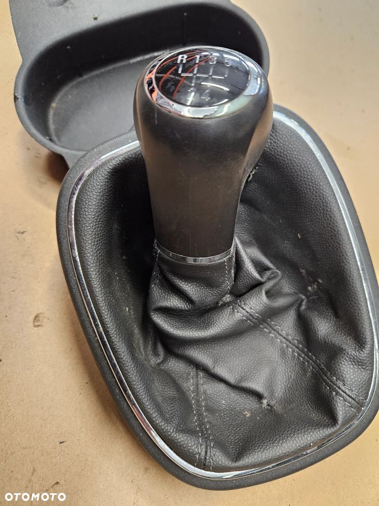 Opel Corsa D gałka mieszek zmiany biegów - 5