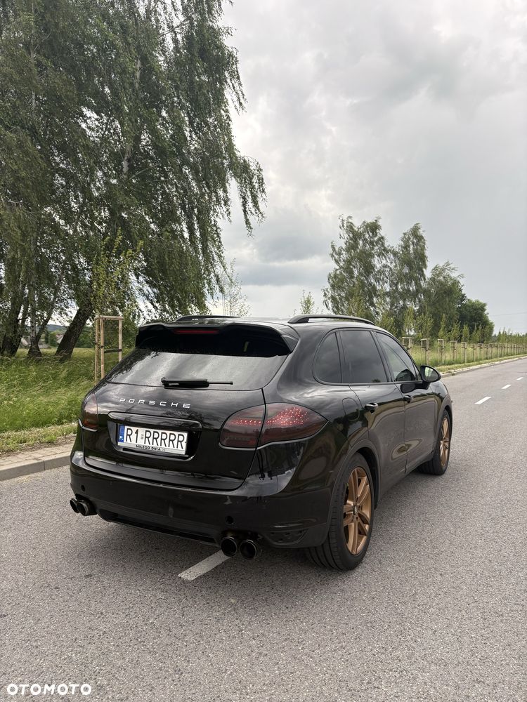 Porsche Cayenne - 4