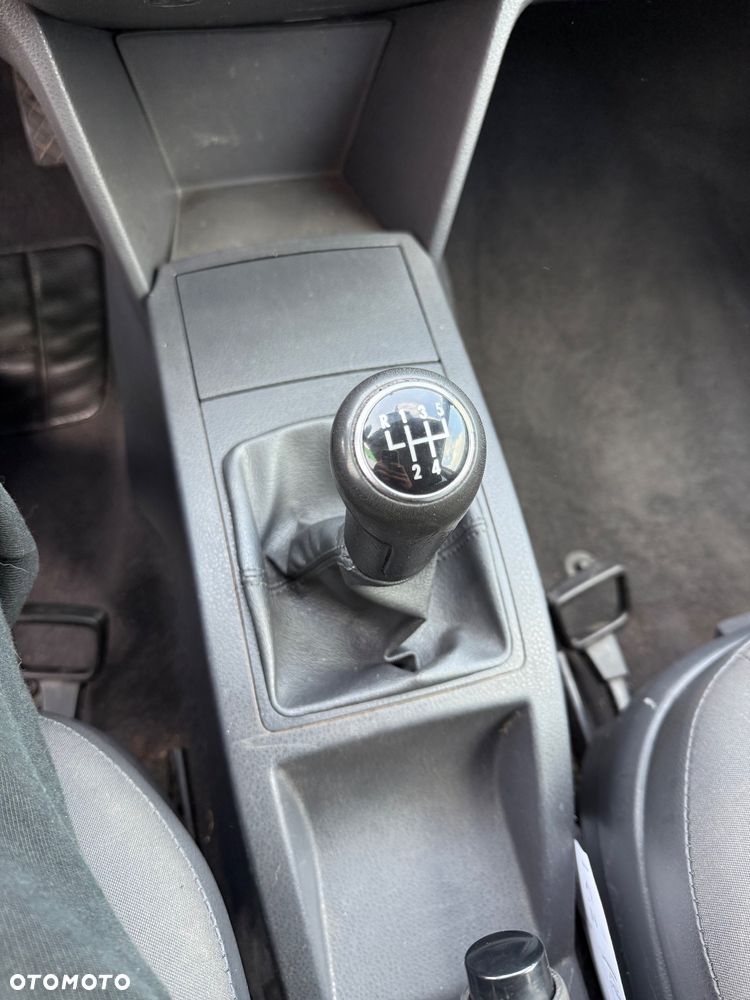 Volkswagen Polo 1.4 16V Sportline - 29