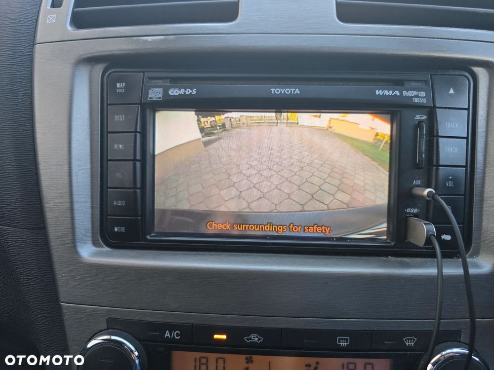 Toyota Avensis 1.8 Executive - 2