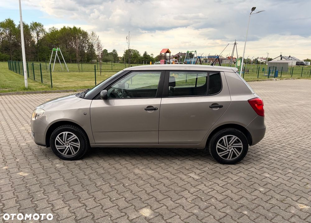 Skoda Fabia 1.2 HTP Classic - 11