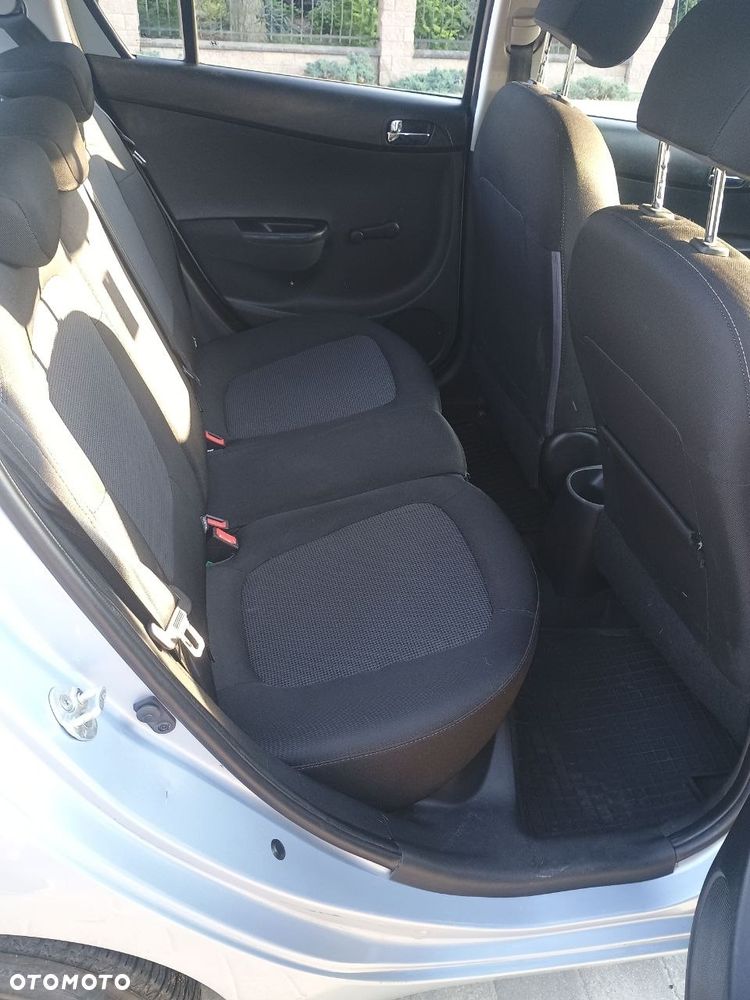 Hyundai i20 1.25 Classic + - 6