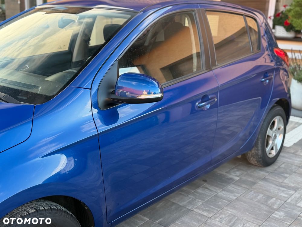 Hyundai i20 1.1 CRDi Trend - 29