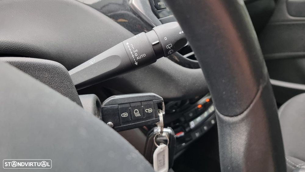 Peugeot 208 1.6 e-HDi Active - 14
