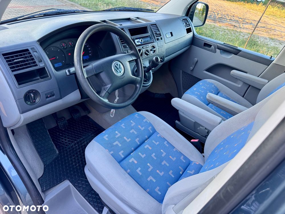 Volkswagen Multivan - 15