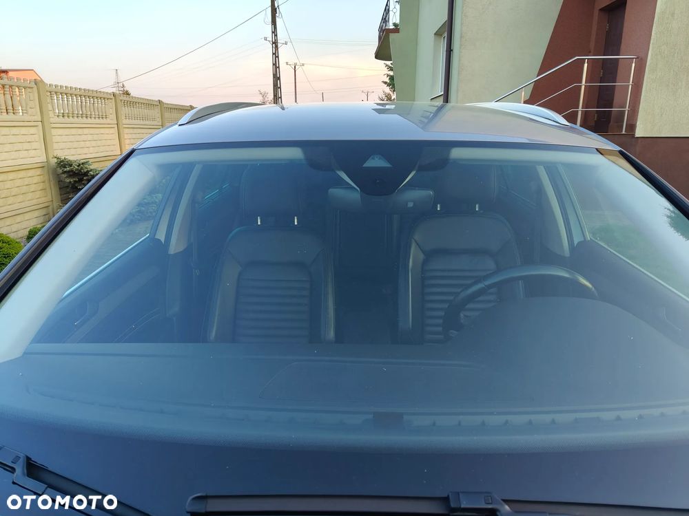 Volkswagen Passat Variant 2.0 TDI SCR DSG 4Motion Elegance - 16