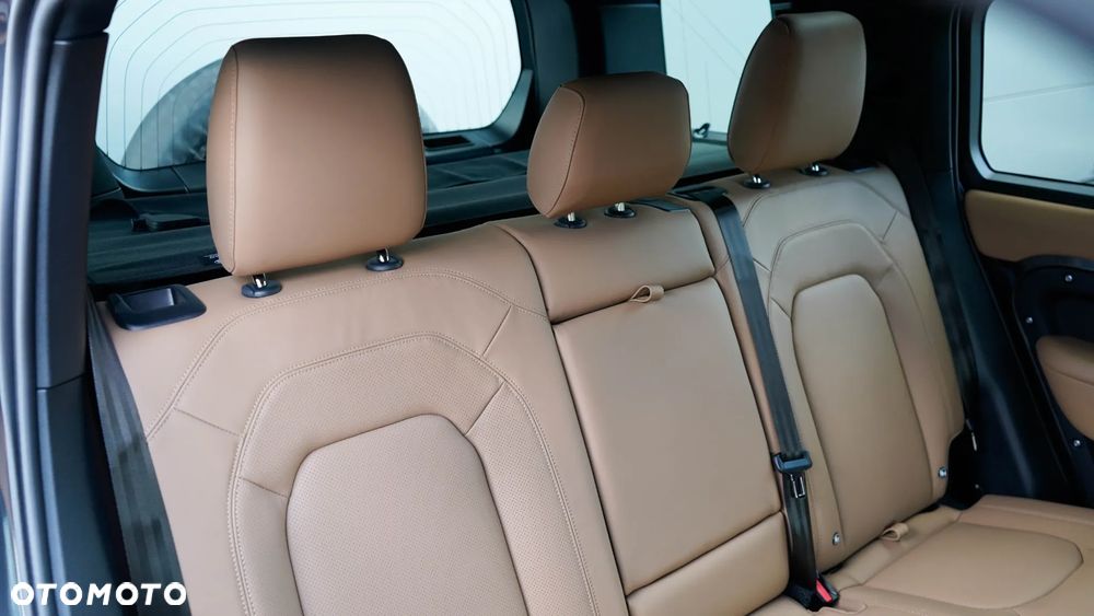 Land Rover Defender 3.0 D350 mHEV X-Dynamic HSE - 33