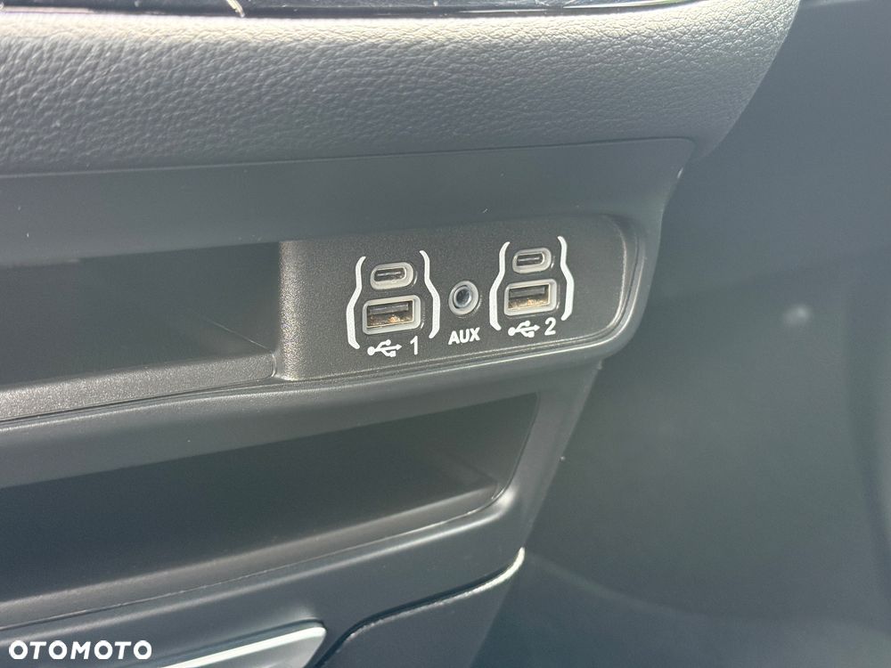 Chrysler Pacifica - 30