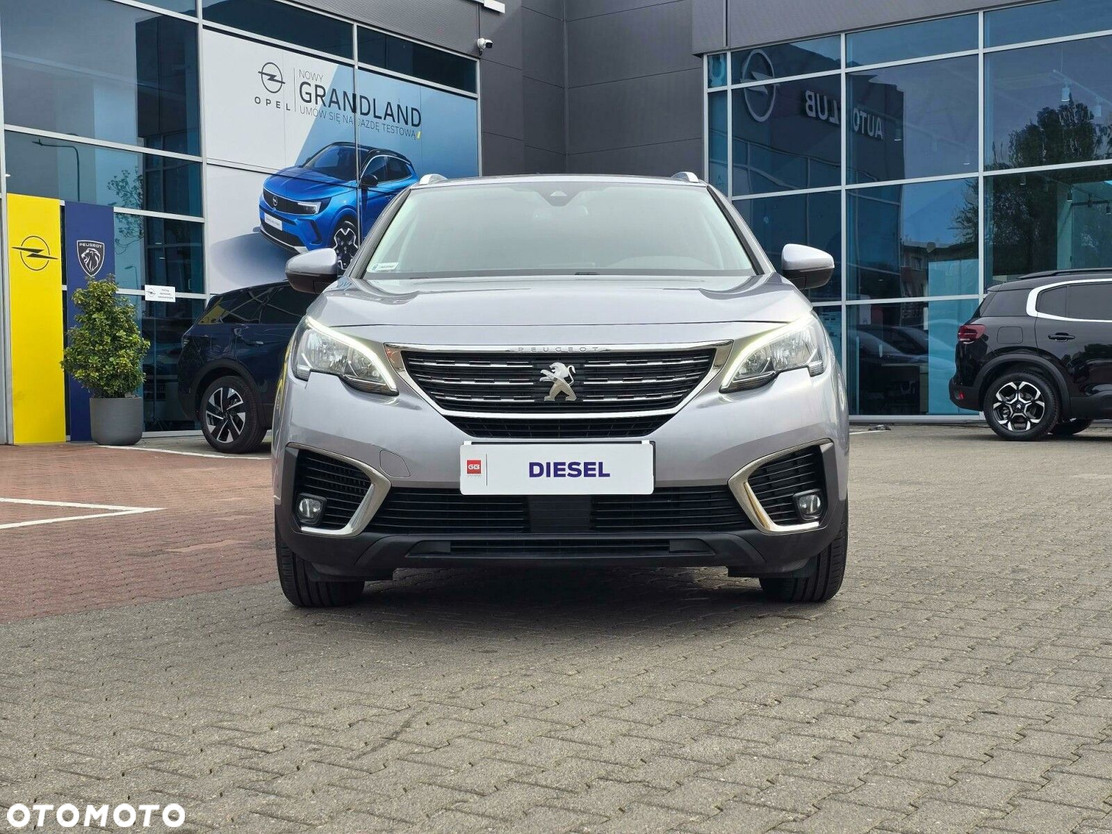 Peugeot 5008 - 8