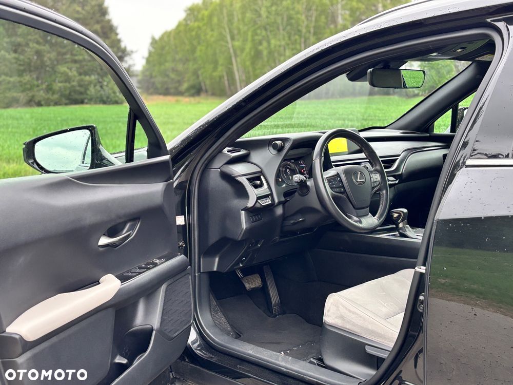 Lexus UX 250h Executive Line - 24