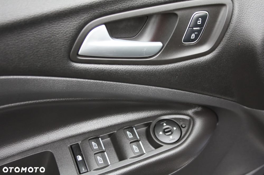Ford Kuga 1.5 EcoBoost 2x4 Titanium - 14