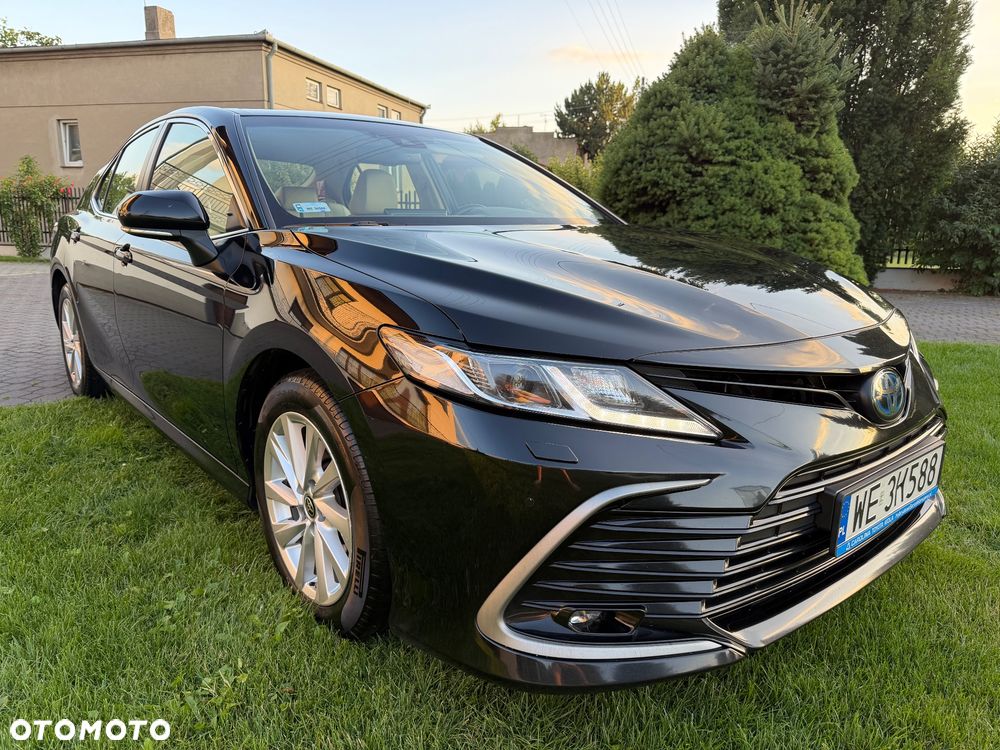 Toyota Camry - 1