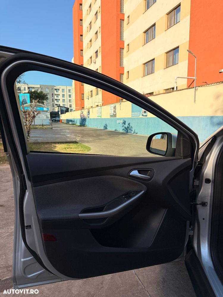 Ford Focus 1.6 TDCi DPF Trend - 6