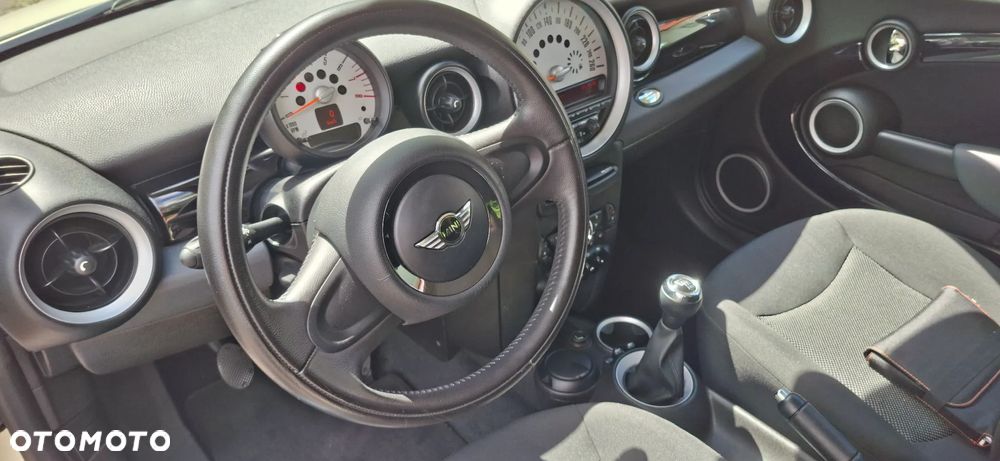 MINI Cooper Standard - 5