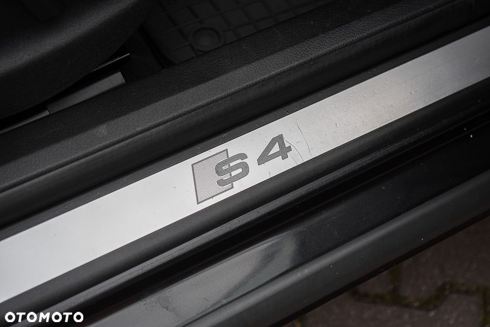 Audi S4 Avant tiptronic - 31