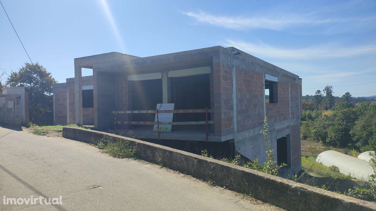 Moradia T3 em estrutura em Fiscal, Amares - Grande imagem: 3/26