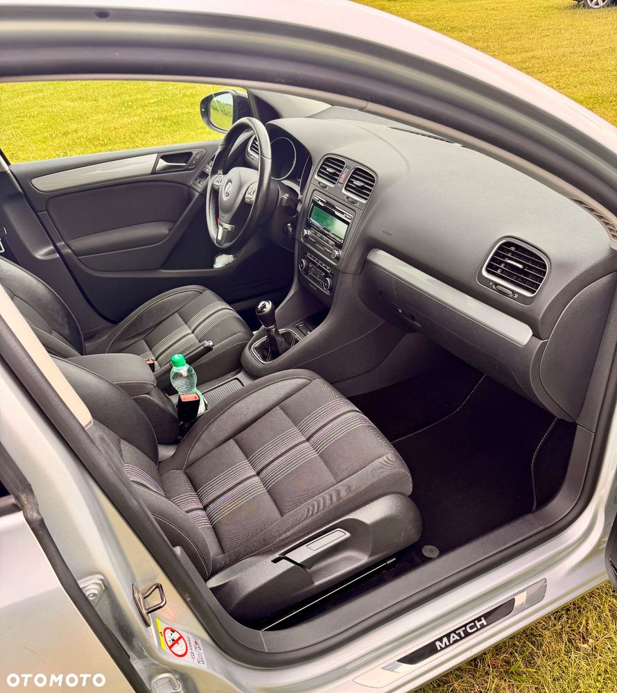 Volkswagen Golf 1.2 TSI MATCH - 9