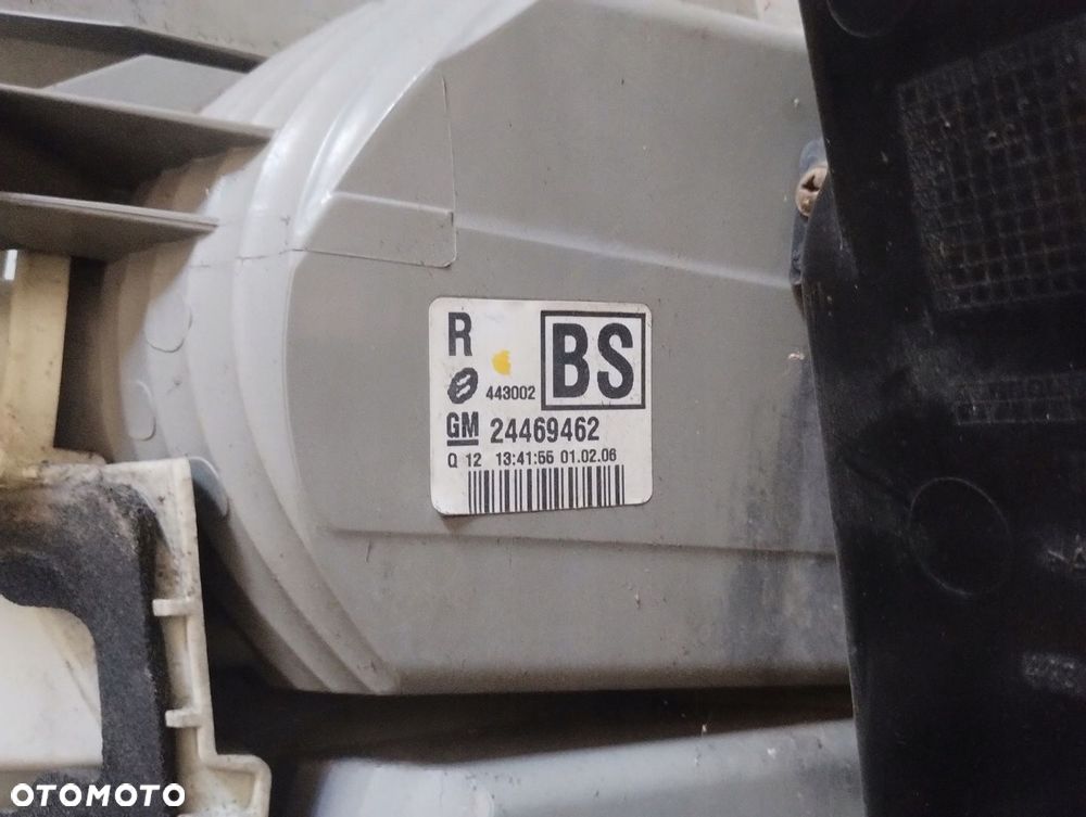 OPEL VECTRA C 02-08 r. KOMBI LAMPA PRAWY TYŁ W BŁOTNIK PRAWA TYLNA PT EU - 3