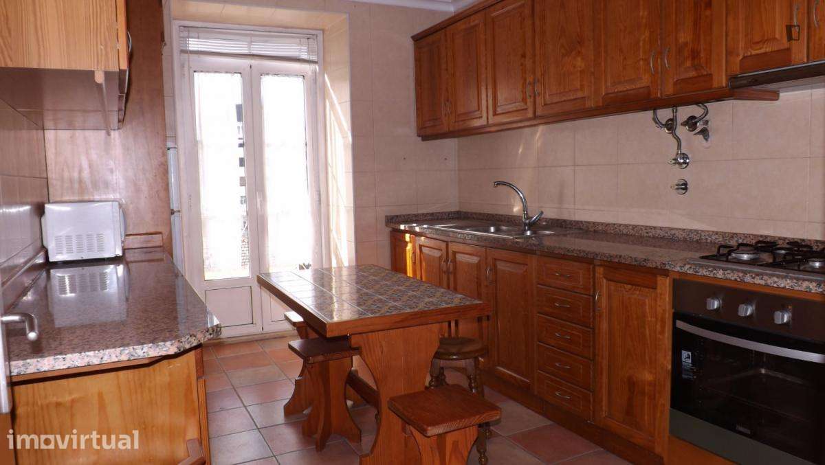 Apartamento com 2 quartos - localizado em Montarroio Coimbra - Grande imagem: 4/8