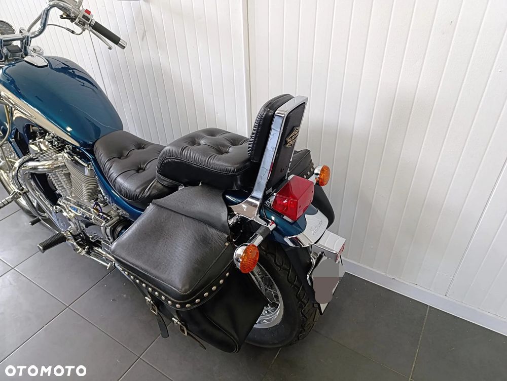 Suzuki Intruder - 12