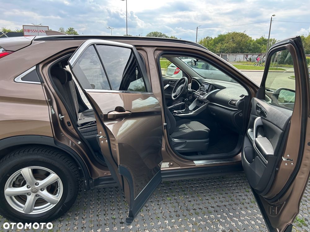 Mitsubishi Eclipse Cross - 12