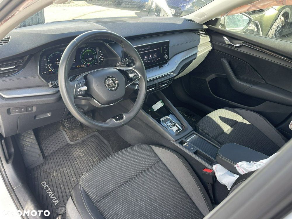 Skoda Octavia Combi 1.5 TSI e-TEC DSG Tour - 6