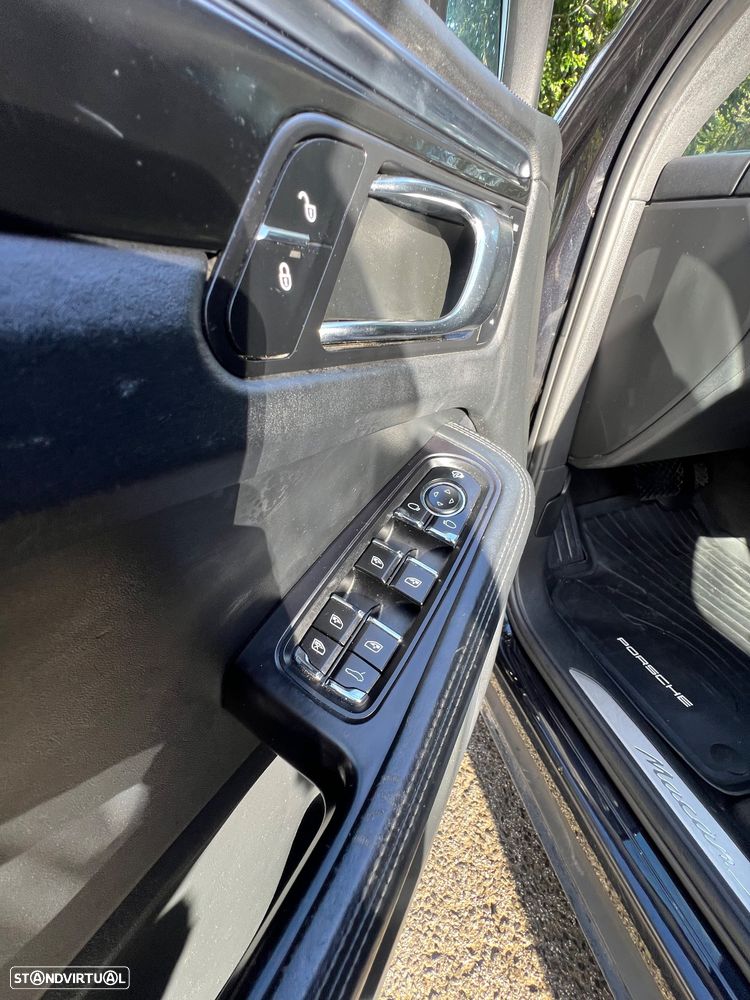 Porsche Macan S - 10