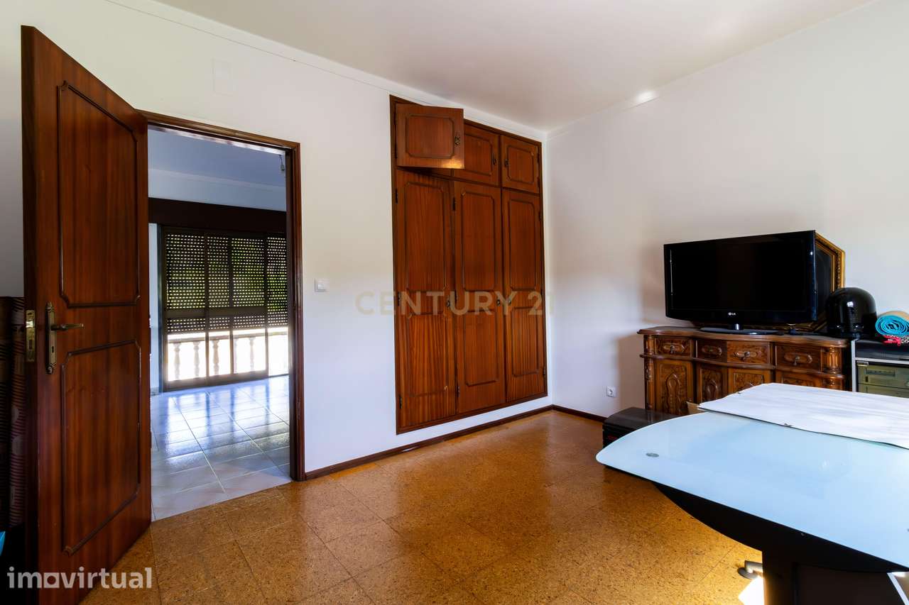 Moradia T4 com Terreno em Colmeias, Leiria - Grande imagem: 4/12