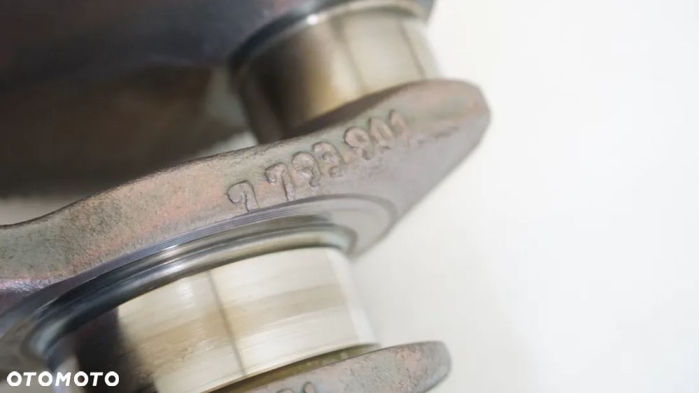 WAŁ KORBOWY 2.0D M47 M47N2 BMW E60 E90 E87 7793901 - 2