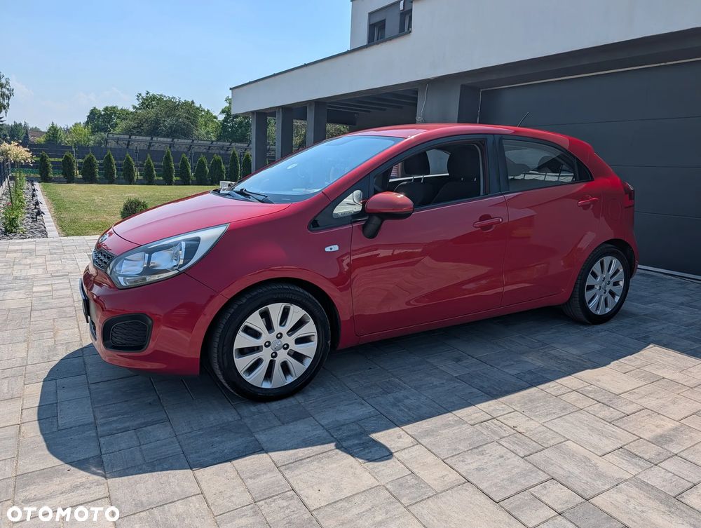 Kia Rio 1.4 M - 12